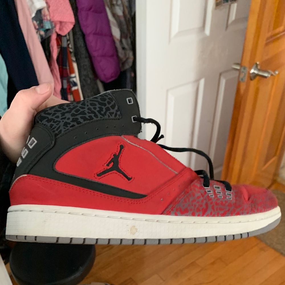 NIKE JORDAN SNEAKERS